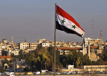 استشهاد 11 جندياً سورياً ومدنيين اثنين باعتداء ارهابي استهدف حافلة ركاب على طريق الرقة حمص