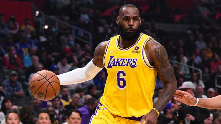 «ليبرون جيمس» يدخل عالم المليارديرات من باب NBA