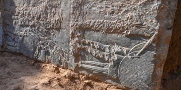 العراق: اكتشاف 8 منحوتات جدارية في “بوابة المسقى”