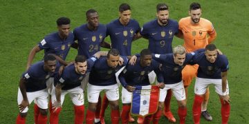 فيروس الإبل يداهم معسكر “الديوك” الفرنسية قبل نهائي مونديال قطر 2022.. إصابات جديدة