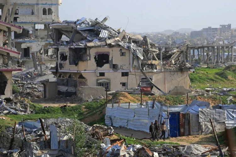 شهيدان و20 إصابة في 24 ساعة في غزة.. وحماس: الاحتلال يواصل حربه تحت غطاء أحاديث “السلام”