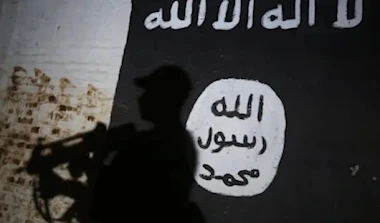 بينهم قادة… العراق يعلن نقل 450 سجيناً من عناصر «داعش» من سوريا