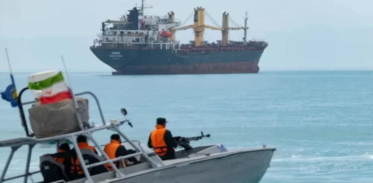 بفعل الحصار البحري الأميركي المفروض عليها.. إيران تعيد ناقلتين نفطيتين من مضيق هرمز